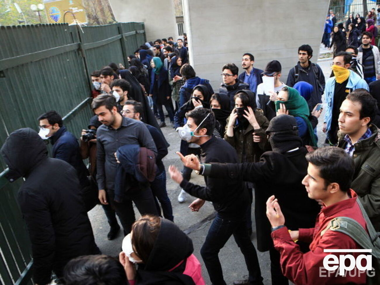 28 декабря в Иране начались крупнейшие за восемь лет антиправительственные акции протеста