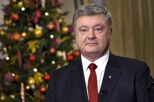 Порошенко: У тих, хто хоче підпалити хату зсередини, – слід забирати сірники