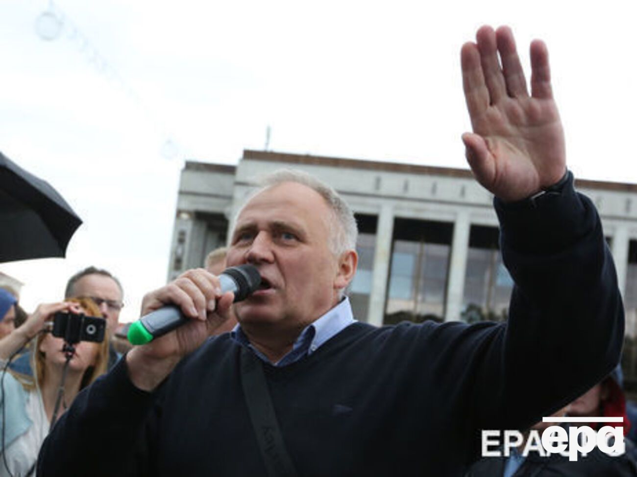 Статкевич: У нас вісім спецслужб, і вони стежать одна за одною