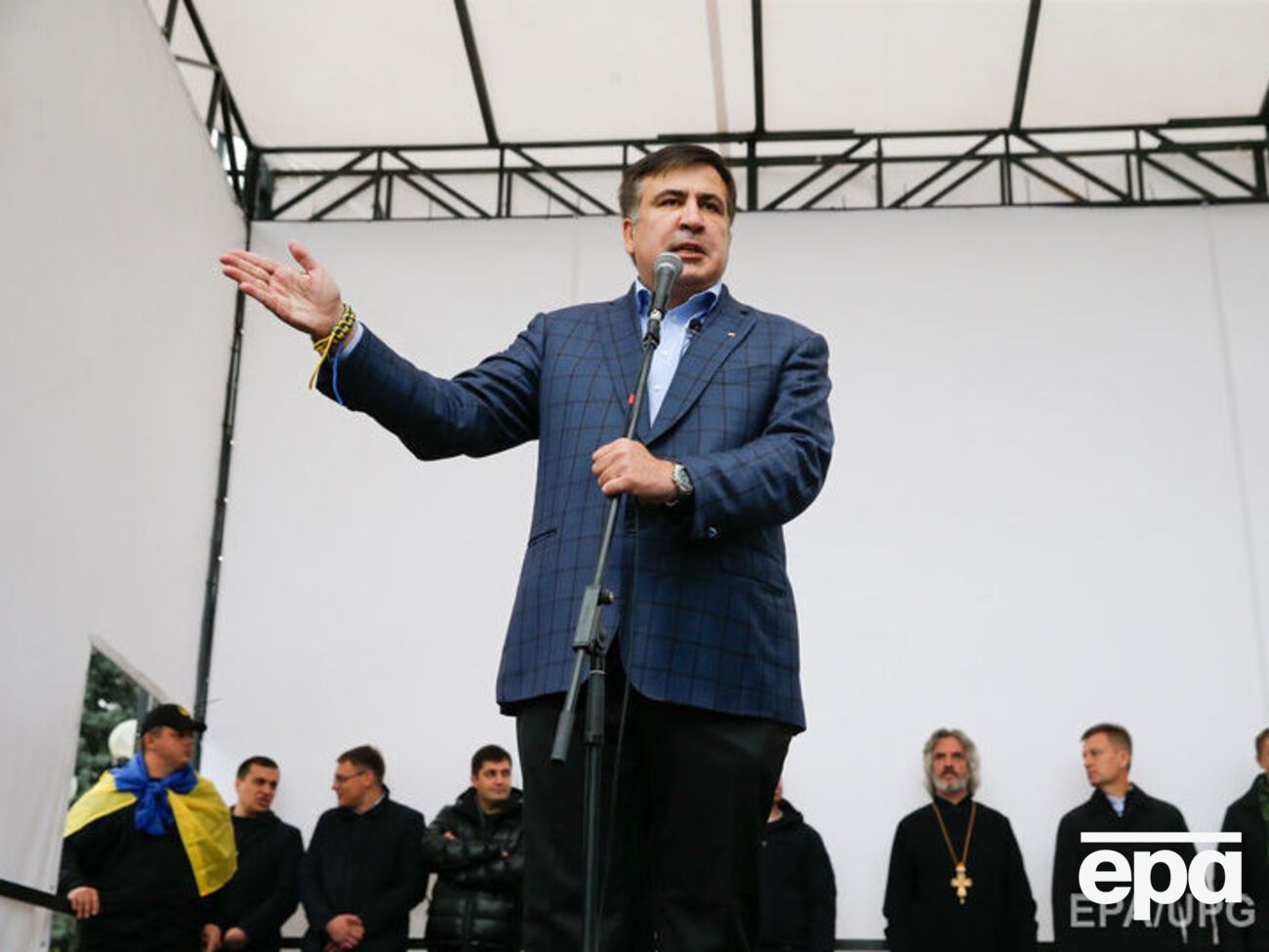 Саакашвілі: Вакарчук популярний, тому що він не політик
