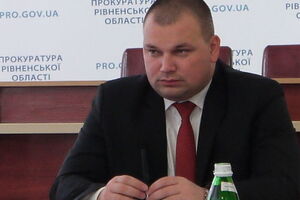 Тема наукової роботи Боровика – "Спеціальні види звільнення від кримінальної відповідальності за корупційні злочини"