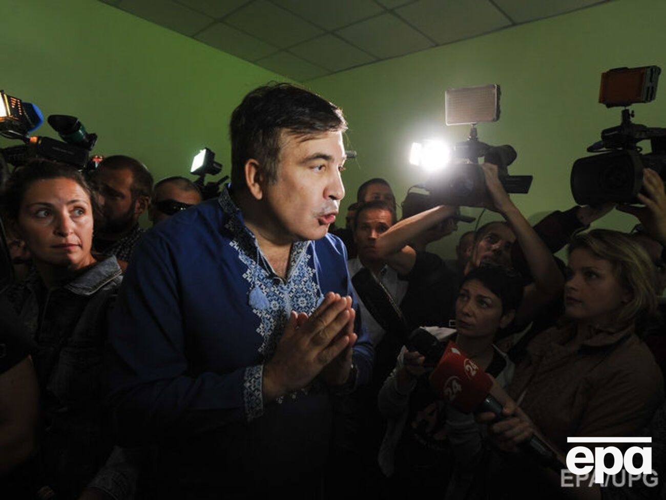 У будинку Саакашвілі проходить обшук