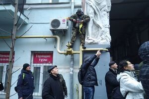 Мужчина угрожал сжечь себя и правоохранителей