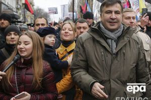 Саакашвили призвал своих сторонников идти к зданию парламента