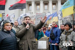 Саакашвили задержали 5 декабря и поместили в авто СБУ, однако активисты освободили политика