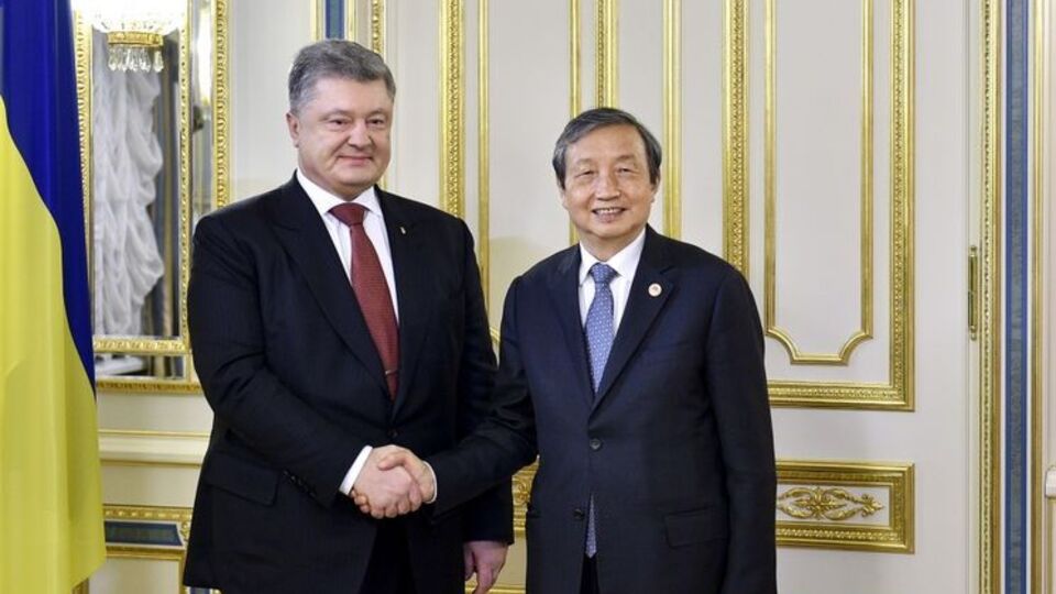 Порошенко зустрівся з Ма Каєм