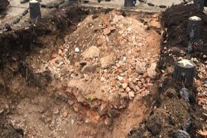В "могиле" большевика нашли только строительный мусор
