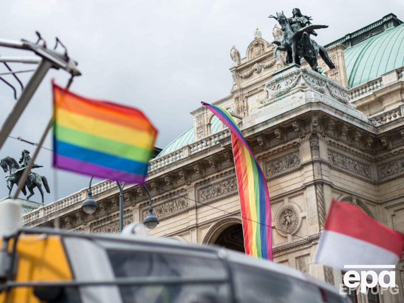 Із 2010 року в Австрії одностатевим парам дозволено всиновлювати дітей