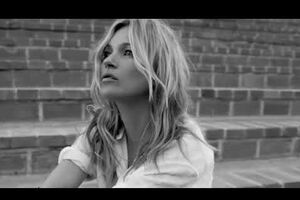 Мосс снялась для Yves Saint Laurent