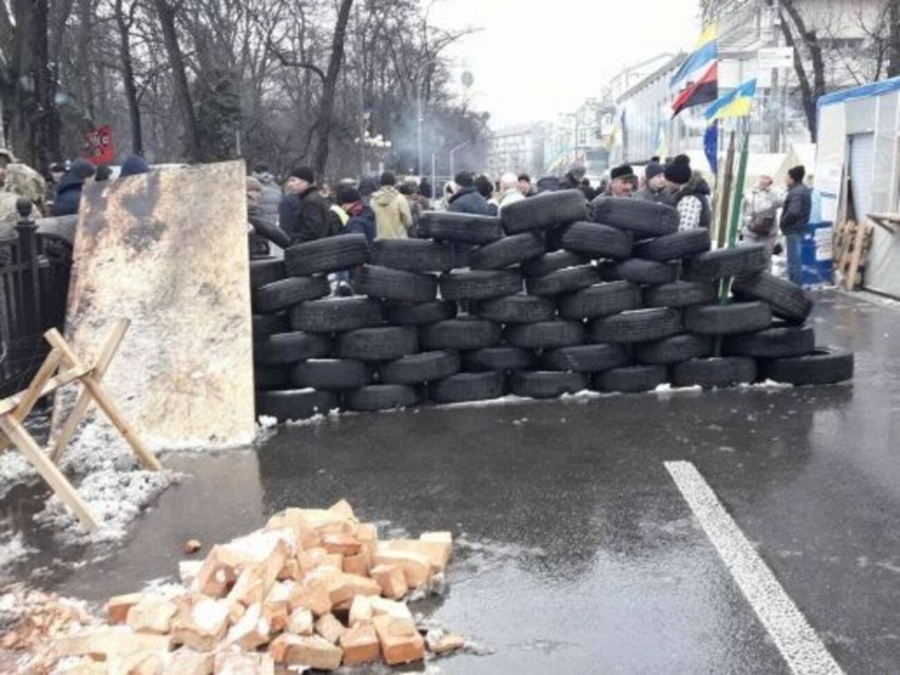 Под Радой появились баррикады