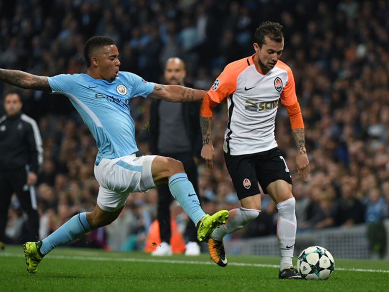 Вереснева зустріч у Манчестері завершилася перемогою англійців із рахунком 2:0, у Харкові гірняки взяли реванш