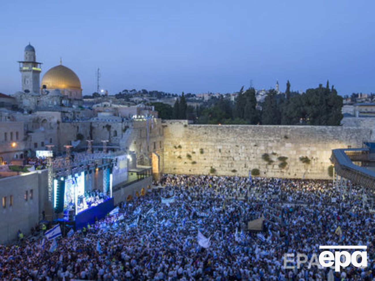 Трамп ранее обещал признать Иерусалим неделимой столицей Израиля