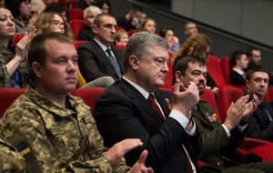 Порошенко посетил премьеру фильма "Киборги"
