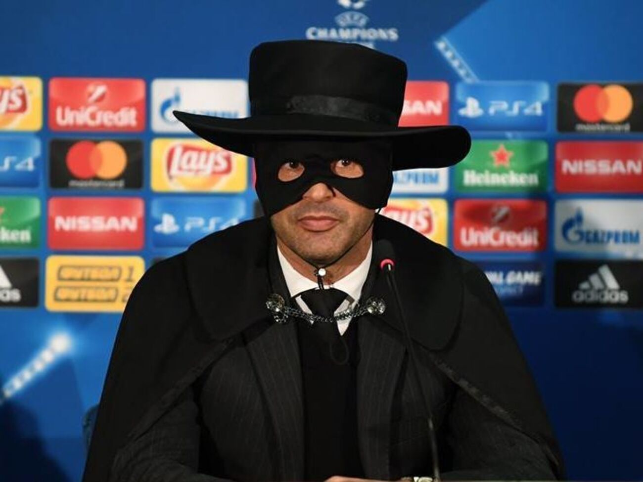 Португальський тренер відзначив перемогу над англійцями