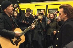 U2 спели на линии берлинского метро с таким же названием