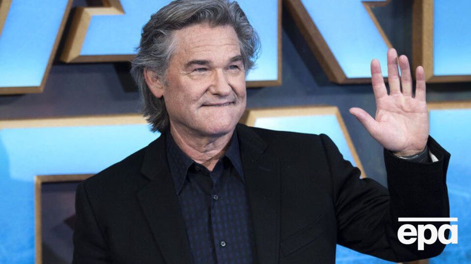 Расселл перевтілиться в Санту