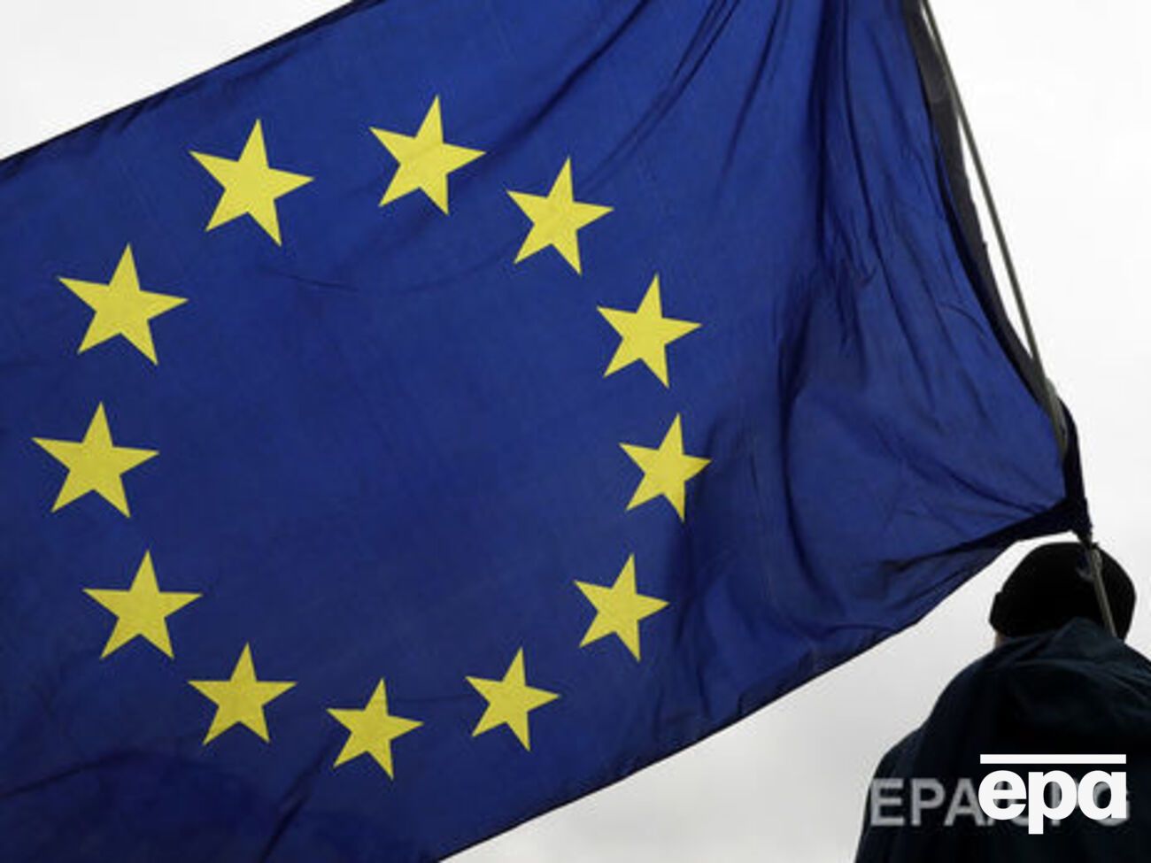 У Єврокомісії заявили, що 4 квітня 2017 року парламент Угорщини ухвалив акт, який обмежує права європейських вишів