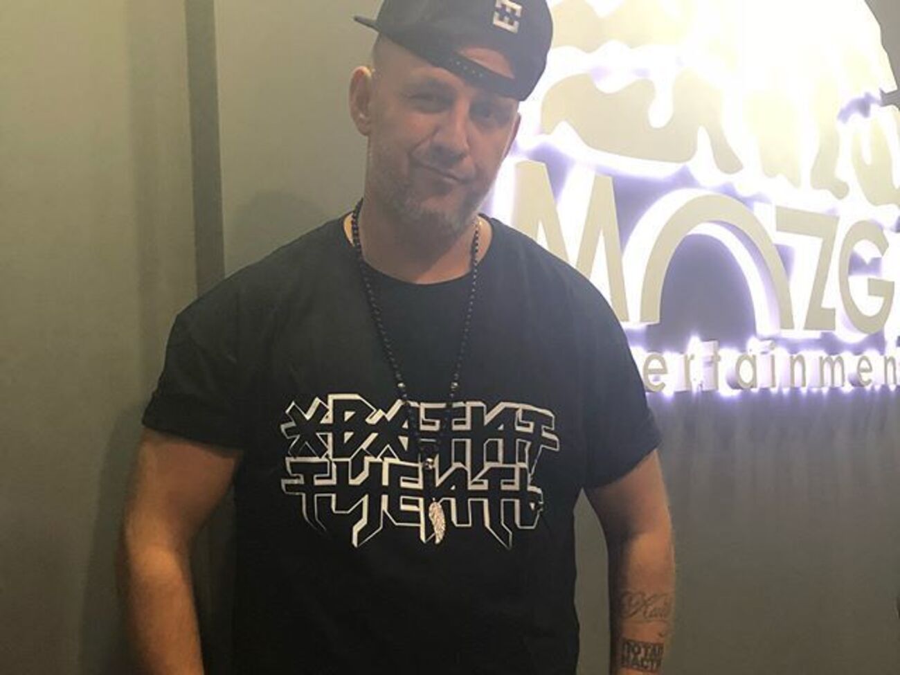 Потап показав афішу концерту, на якому його син постане в ролі ведучого