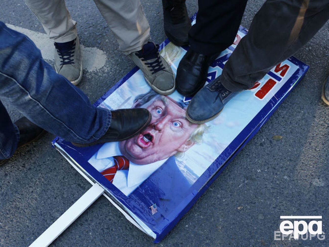 В мире протестуют против решения Трампа
