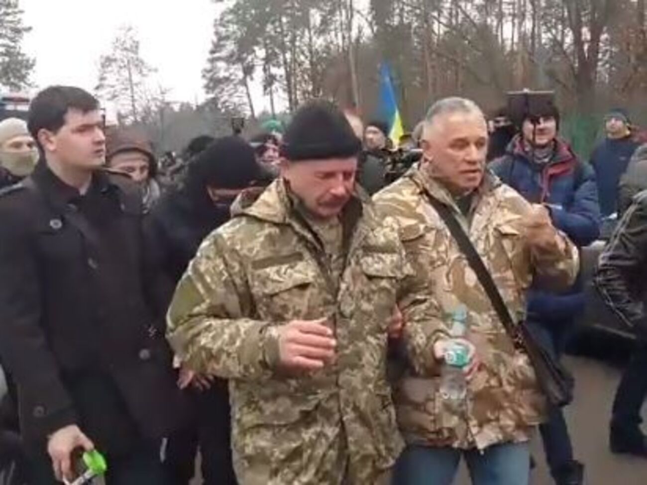 Барна приїхав до будинку Луценка, щоб поговорити з активістами
