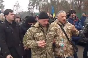 Барна приїхав до будинку Луценка, щоб поговорити з активістами