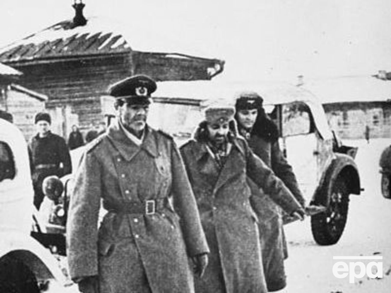 Хорошунова: С утра по-немецки, а в шесть часов по-украински передали по радио, что южная часть группы немцев в Сталинграде сдалась