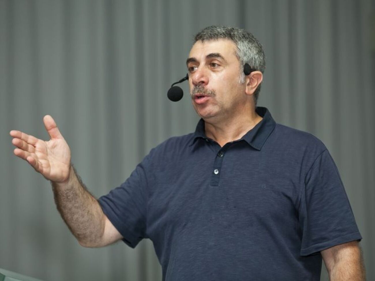 Евгений Комаровский считает, что необходимо привиться от кори