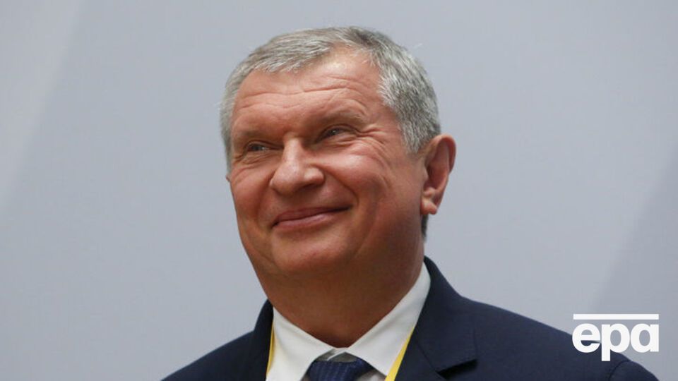 Сєчин був присутнім при передачі Улюкаєву грошей, заявили джерела