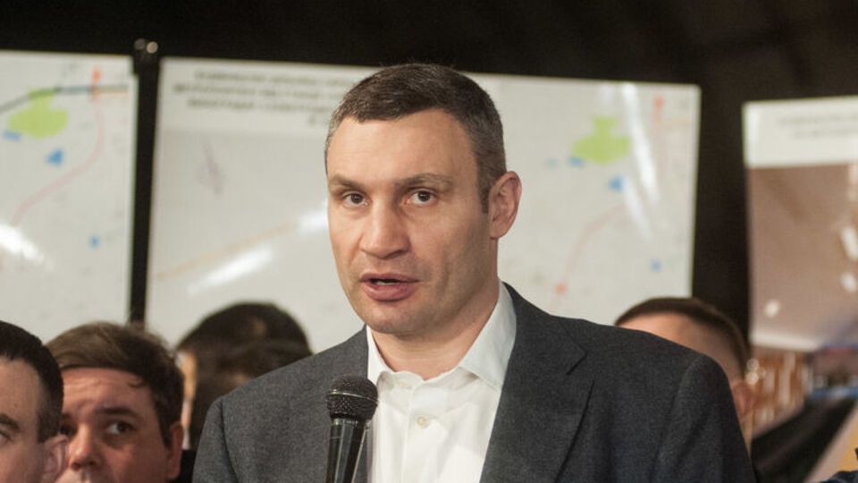 Виталий Кличко оценивает строительство двух станций на Виноградарь в 5 млрд грн