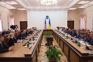 Украинское правительство решило в 2017 году увеличить единоразовую помощь семьям погибших и пострадавших на Евромайдане