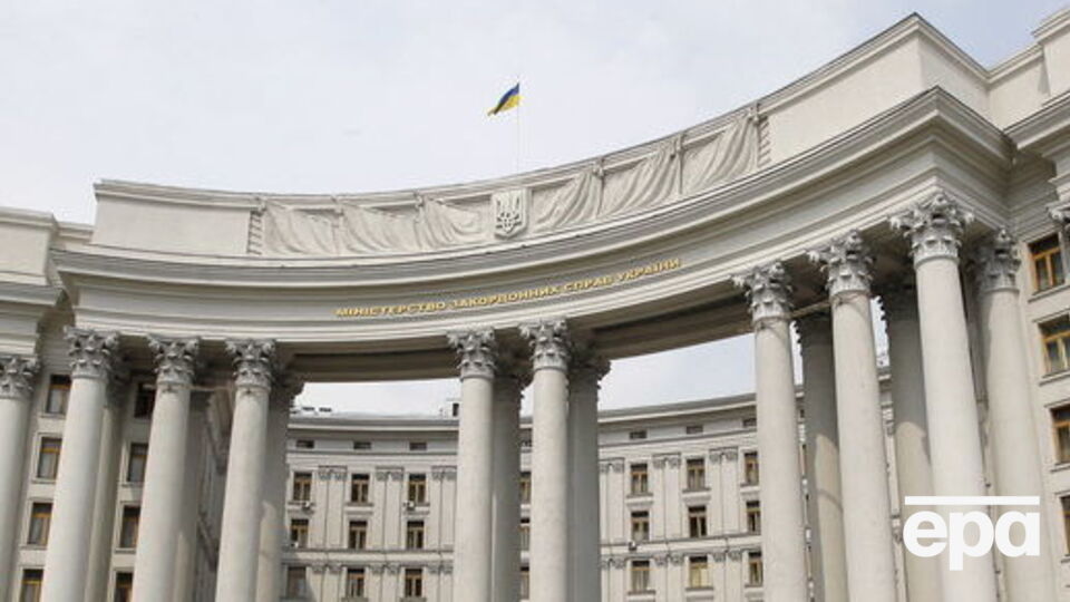 Через указ Трампа змінився порядок отримання українцями віз США, повідомили в МЗС України