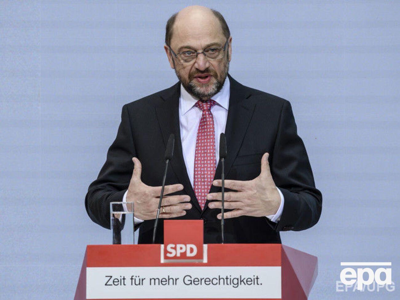 Шульц выступил против снятия санкций с России