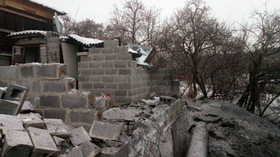 У результаті обстрілу Авдіївки загинула мирна мешканка, ще один громадянин отримав осколкові поранення