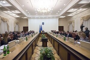 Кабмін на два місяці відтермінував регулювання цін на ліки