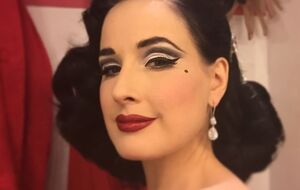 Дита фон Тиз: Подумала, что было бы интересно поиграть со стилем и моим натуральным светлым цветом волос