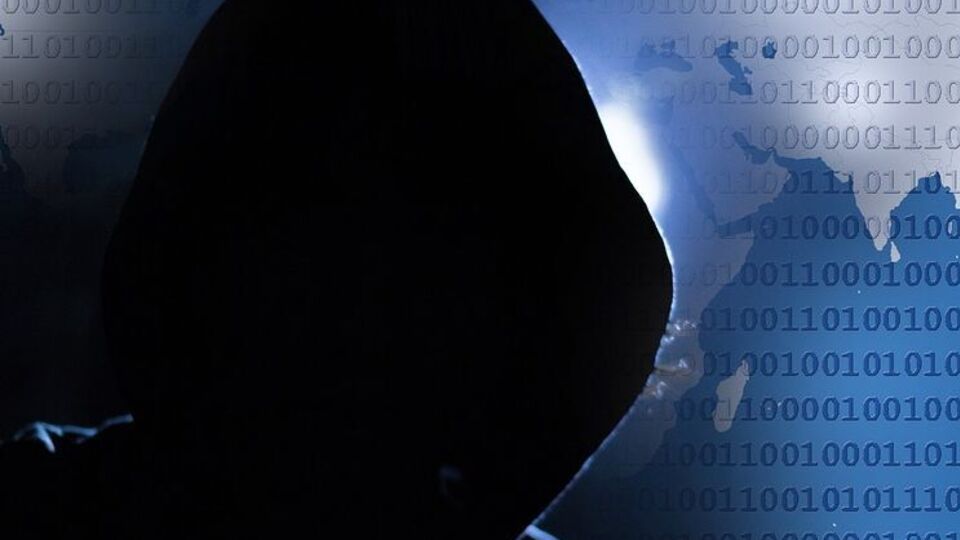 Кроме Аникеева, арестованы два предполагаемых участника хакерского сообщества