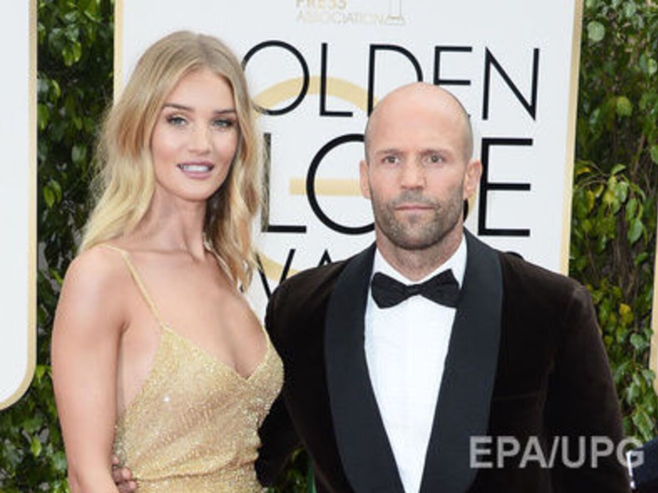 Гантінгтон-Вайтлі: Дуже рада повідомити, що ми з Джейсоном чекаємо на дитину! Занурені в кохання!