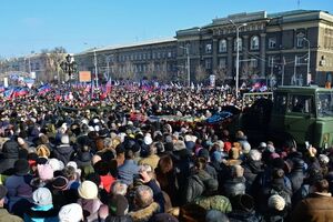 Із Гіві прощалися в центрі Донецька