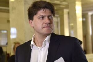 Винник: Мы действительно зарегистрировали постановление об исключении Левочкина, по Савченко все регламентные вопросы уже пройдены