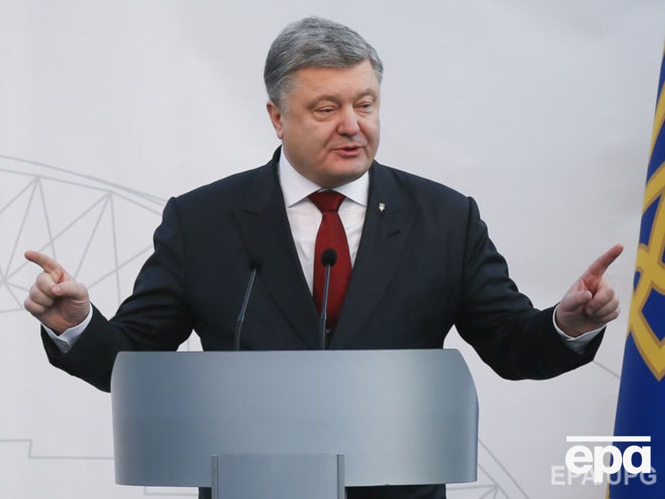 Порошенко: Киев соблюдал и будет соблюдать Минские договоренности