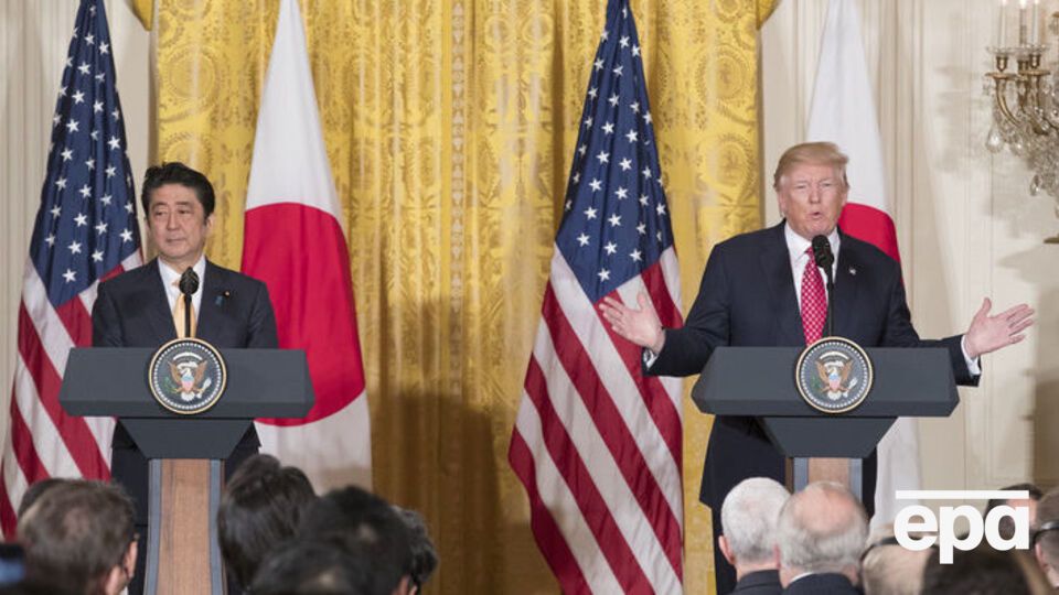 10 февраля Трамп встретился с премьер-министром Японии Синдзо Абэ
