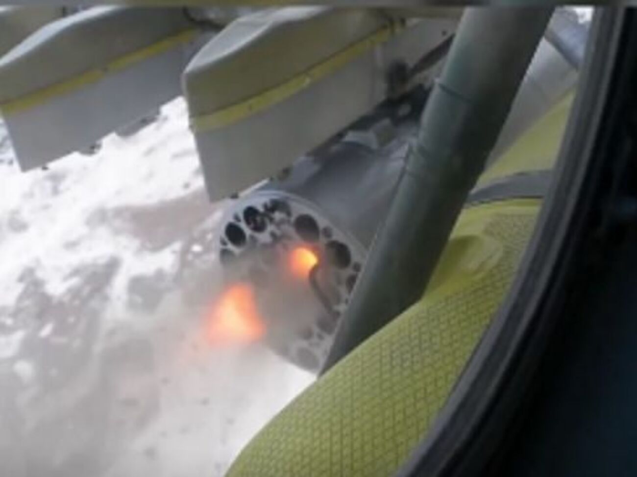 Президент опубликовал видео применения нового вооружения военным вертолетом