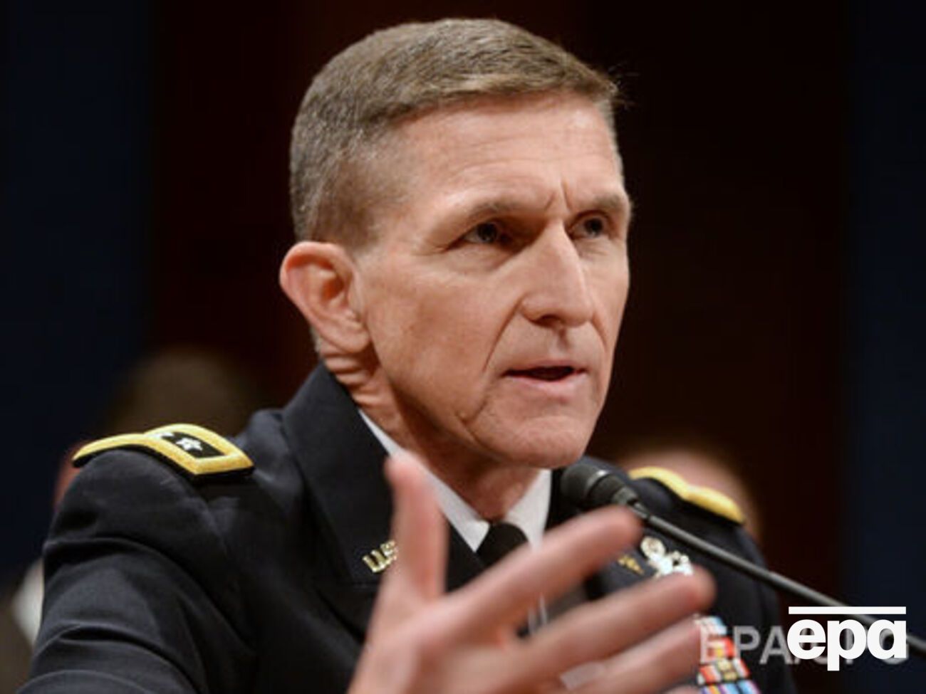 В Белом доме сообщили, что Флинн не мог обсуждать антироссийские санкции