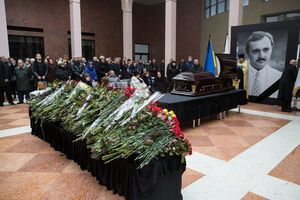Церемония прощания с Виктором Чановым прошла на НСК "Олимпийский"