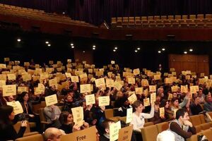 На Берлинале провели флешмоб с требованием освободить Сенцова