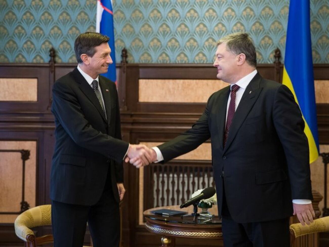 Встреча Порошенко и Пахора прошла в рамках международного турне президента Словении после его визитов в Берлин и Москву