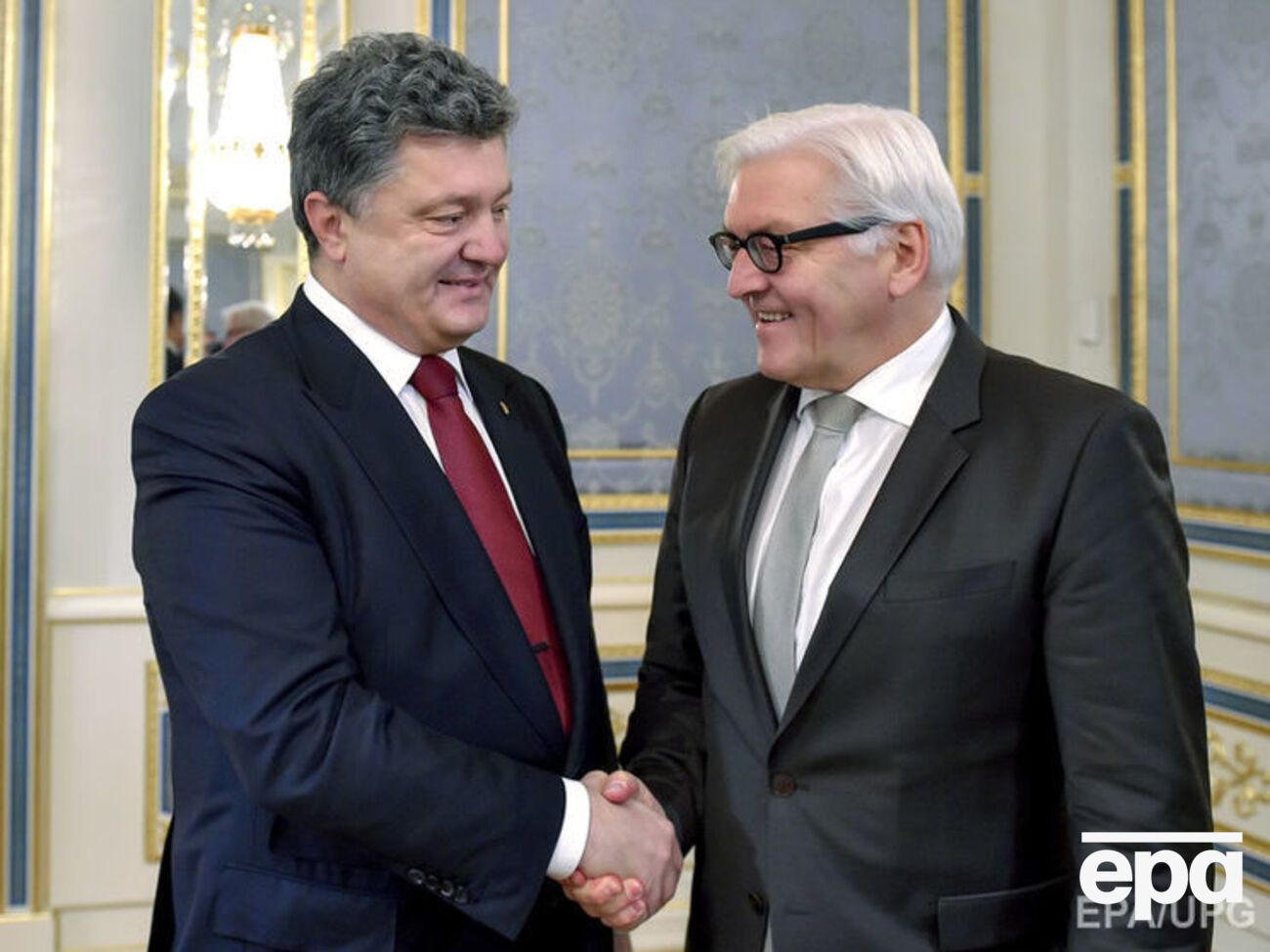 Порошенко поздравил Штайнмайера