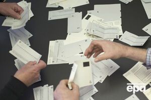 По предварительным данным, около 59% швейцарцев поддержали упрощение натурализации для иммигрантов в третьем поколении