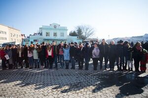 В Ужгороде провели всеукраинский флешмоб, приуроченный ко дню объятий