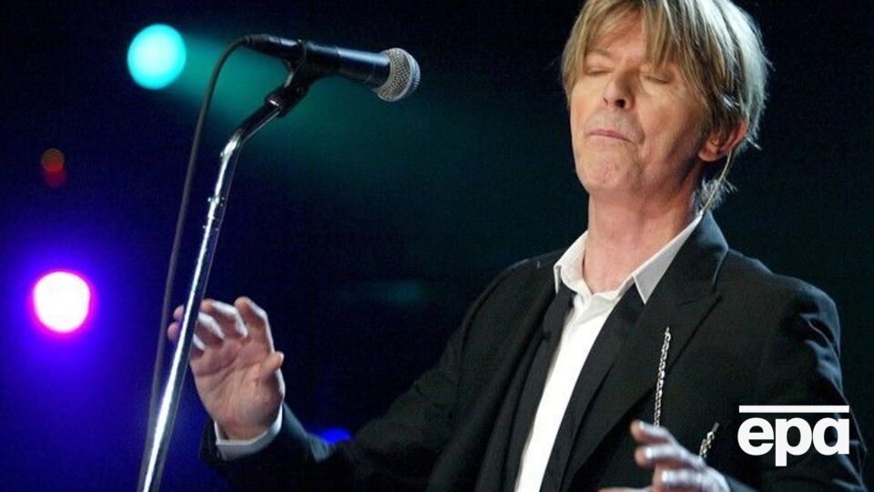 Боуи награжден Grammy посмертно